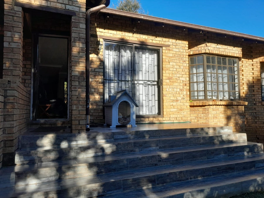 3 Bedroom Property for Sale in Safari Gardens North West